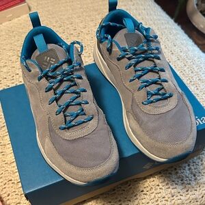 Columbia Men's Gray and Teal Sneakers